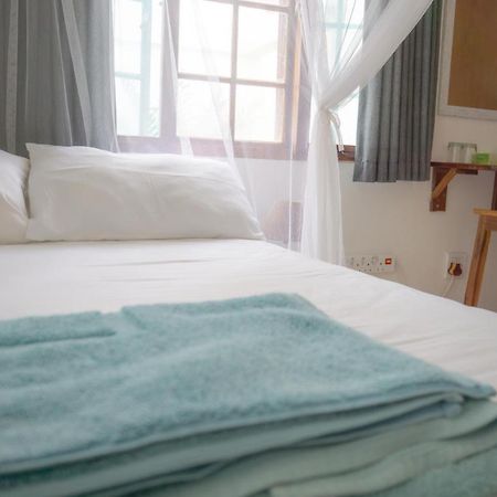 C-Mew Guest House Tofo Экстерьер фото