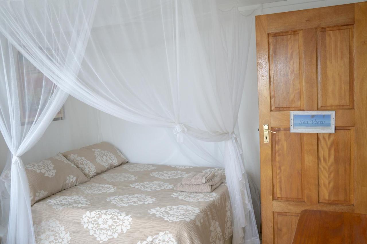 C-Mew Guest House Tofo Экстерьер фото